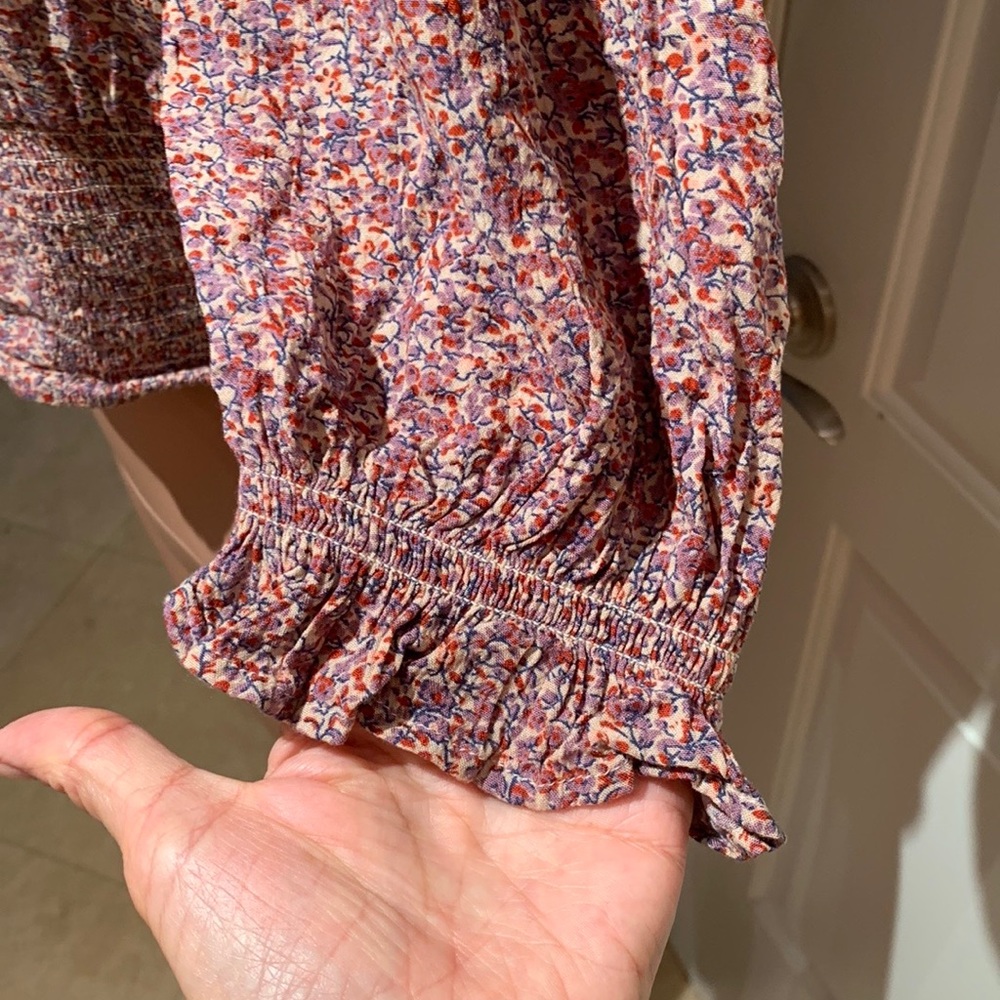 AMERICAN EAGLE Outfitters Smocked Floral‎ Peplum Sleeve Crop Top Blouse V… - Picture 5 of 8